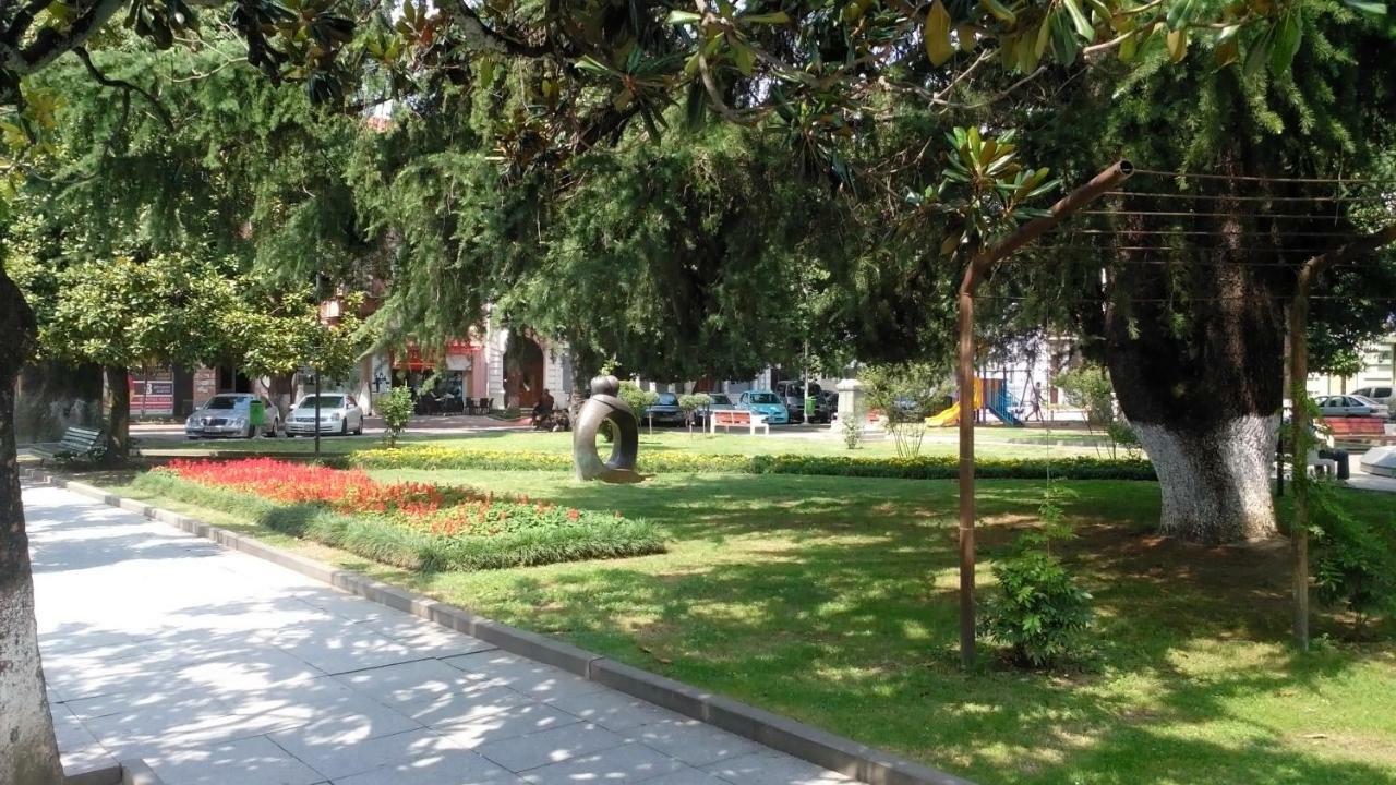 Apartament In The Centre באטומי מראה חיצוני תמונה